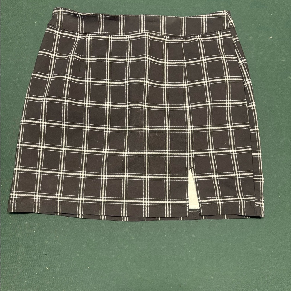 Garage Black and White Pencil Mini Skirt with Slit